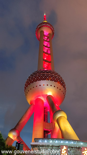 Tour Oriental Pearl Tower 468 m - Emetteur de télévision de la Ville de Shanghai - Pudong - Shanghai