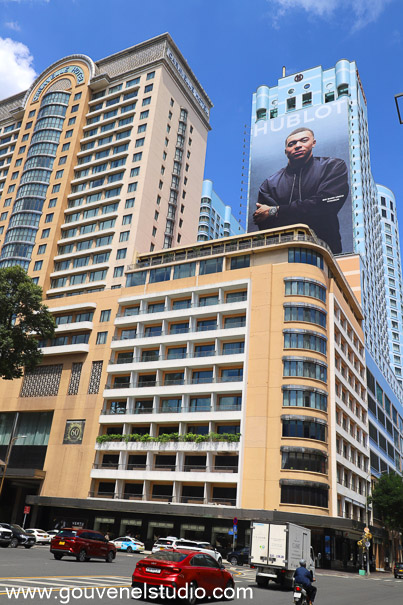 Publicité géante avec Kylian Mbappé - Hô Chi Minh Ville  